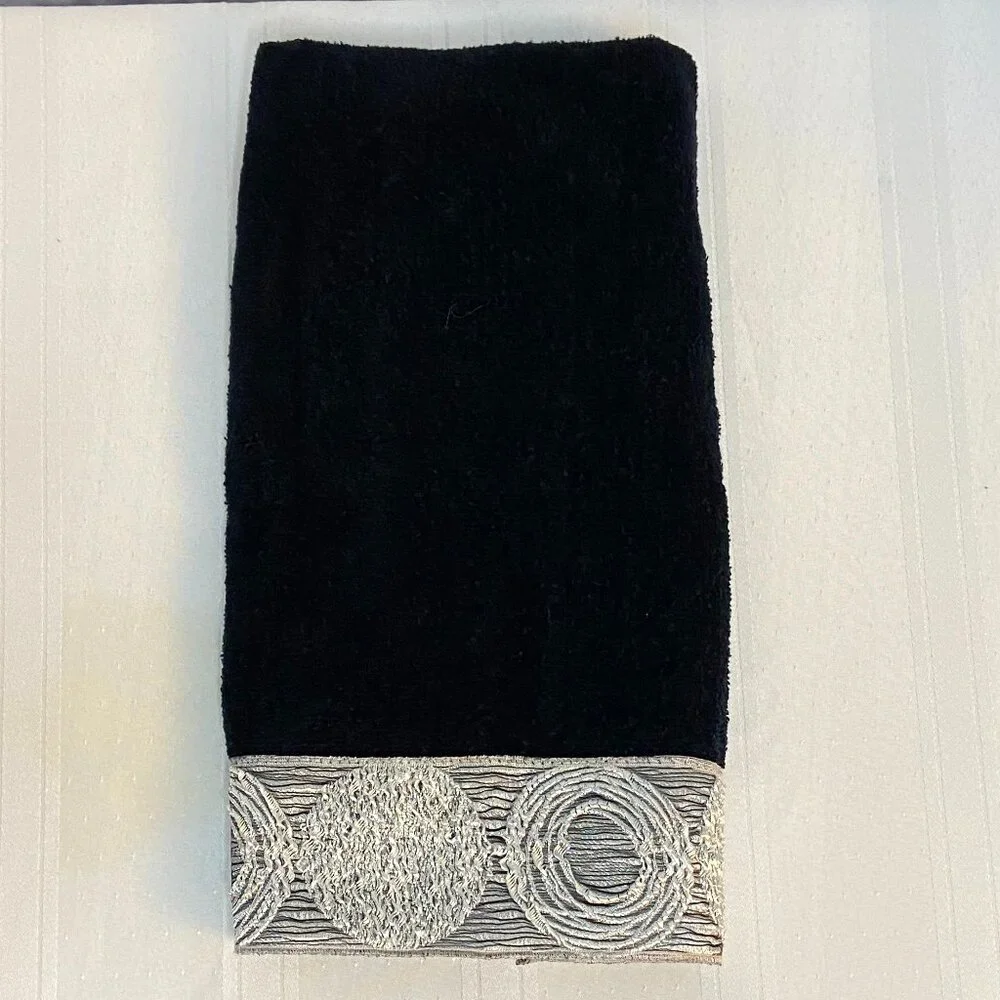 Set of 2 Avanti Towels one bath and one hand towel black and silver